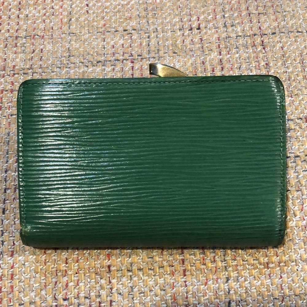 LOUIS VUITTON Green EPI Kiss Lock Wallet Porte Monnaie Viennois MI0966 - Picture 3 of 17